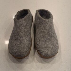 Women's Soft Gray Slippers